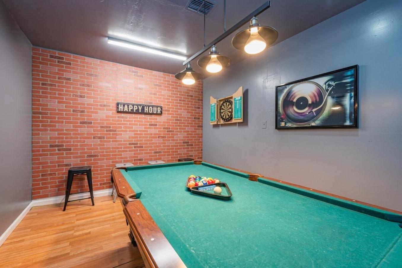 Game Room, Pool & Fire Pit At The Medical Center San Antonio Eksteriør billede