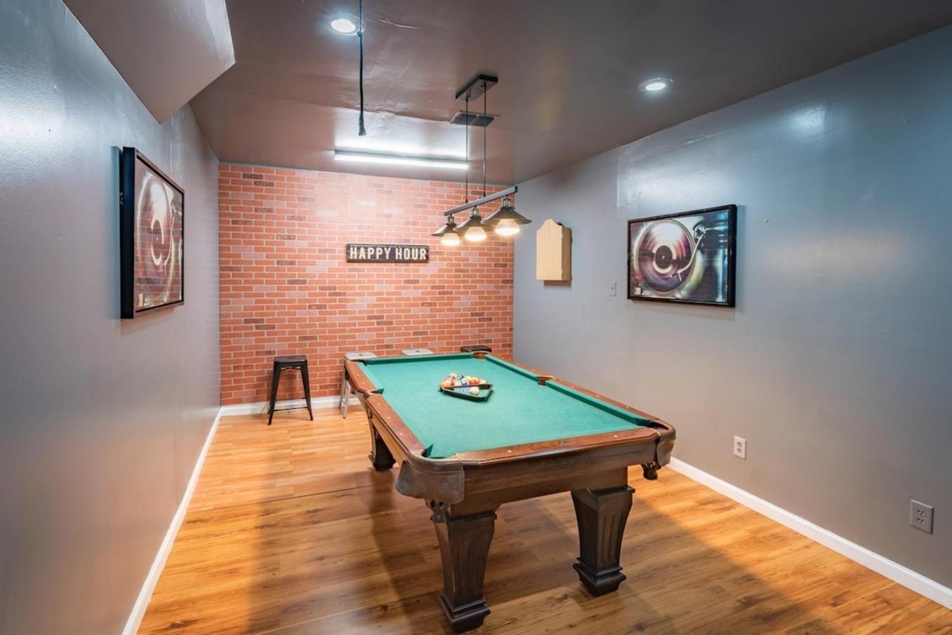 Game Room, Pool & Fire Pit At The Medical Center San Antonio Eksteriør billede